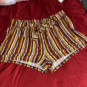 Size XL striped shorts